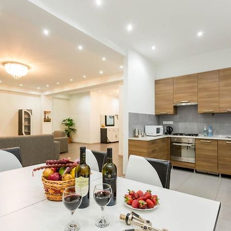 Apartment In The City Center Lll Τυφλίδα Εξωτερικό φωτογραφία