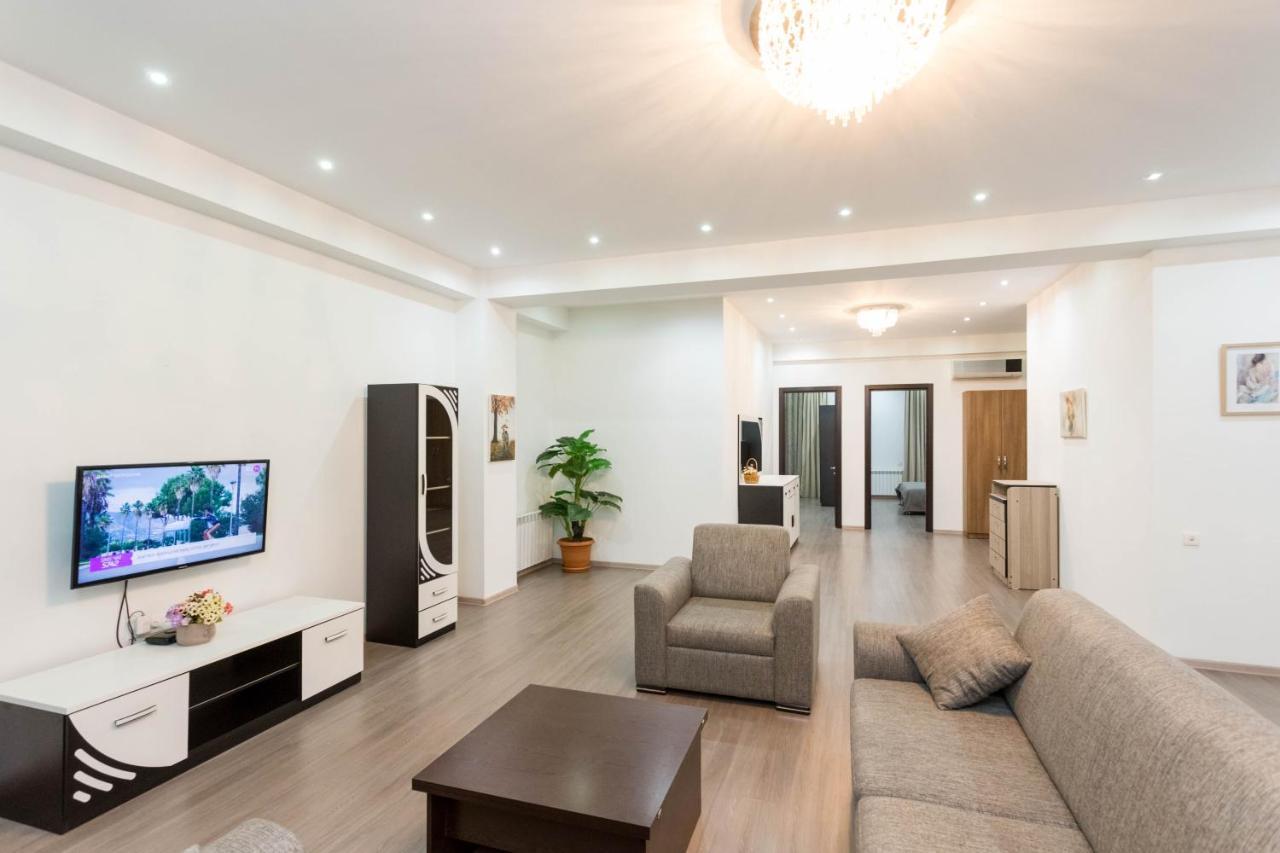 Apartment In The City Center Lll Τυφλίδα Εξωτερικό φωτογραφία