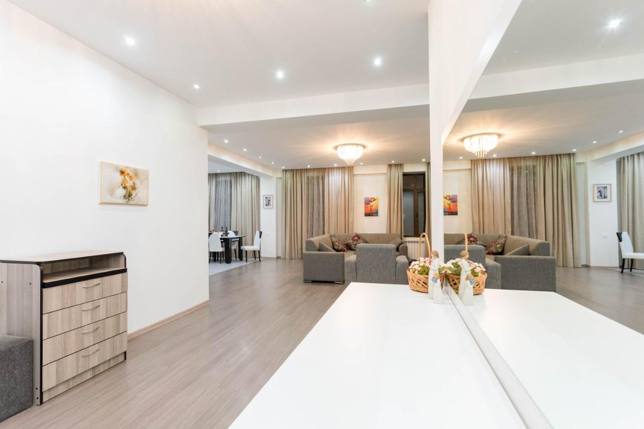 Apartment In The City Center Lll Τυφλίδα Εξωτερικό φωτογραφία