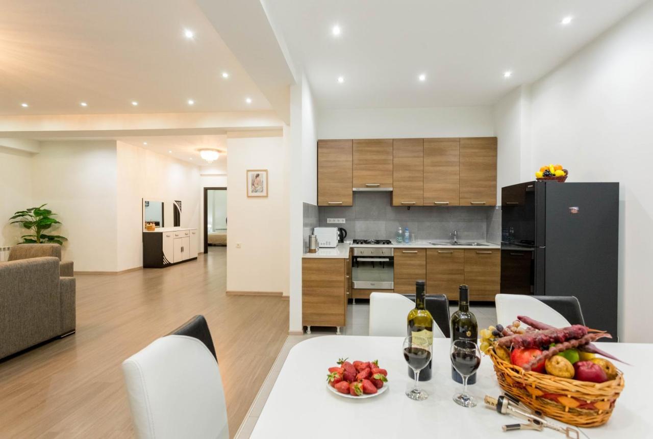 Apartment In The City Center Lll Τυφλίδα Εξωτερικό φωτογραφία