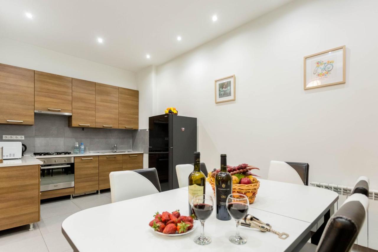 Apartment In The City Center Lll Τυφλίδα Εξωτερικό φωτογραφία